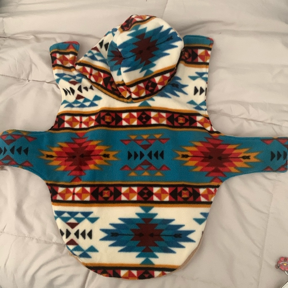 Hand made dog warmer coat.
USA made
custom sized availableDM 4more information.